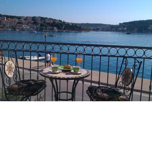 Apartment Milka with sea view