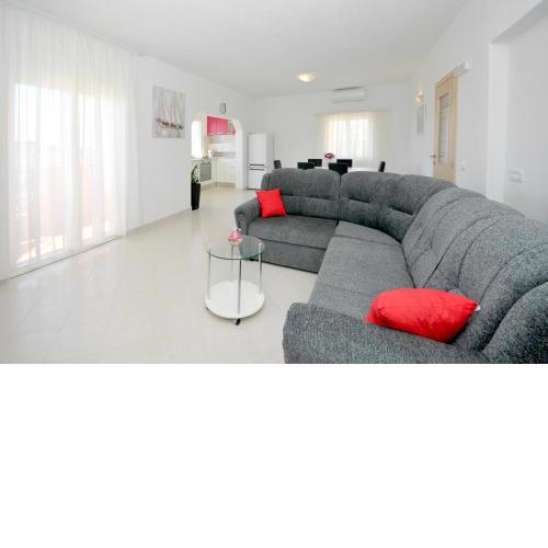 Apartment Mira
