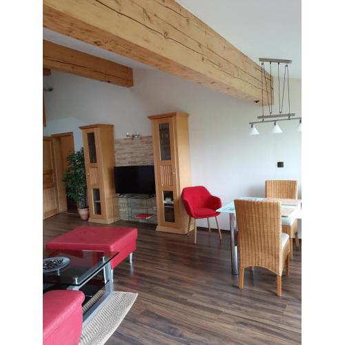 Apartment mit Terrasse und Garten