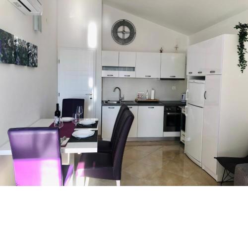 Apartment Navalia sea view