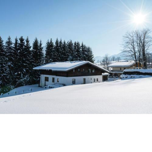 Apartment near Flachau with mountain view