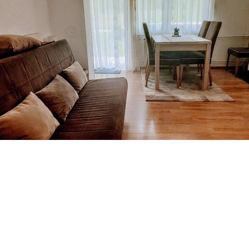 Apartment Near the Lakes