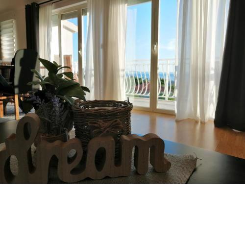 Apartment near the sea
