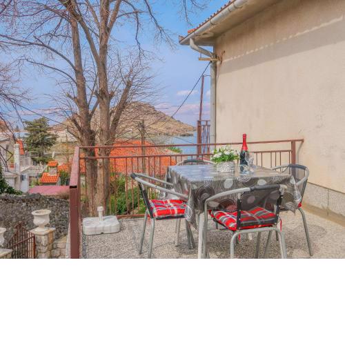 Apartment Nena - SNJ219 by Interhome