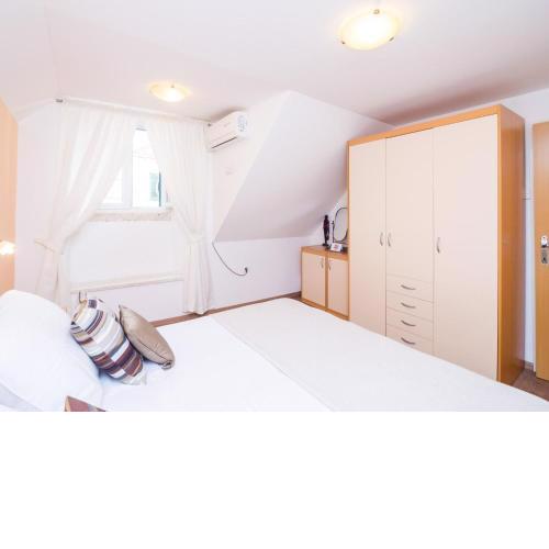 Apartment Neve - Two Bedroom Apartment
