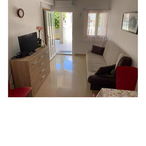 Apartment Nuka - One Bedroom Apartment with Terrace