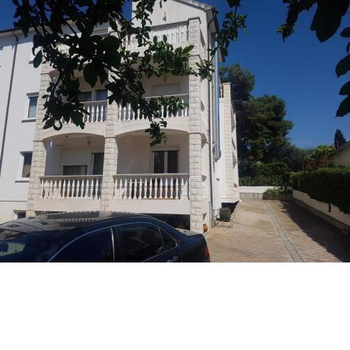 Apartment Okrug Gornji 17032c