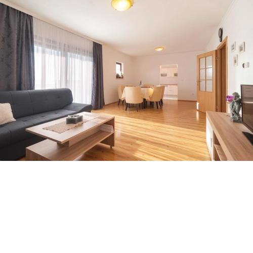 Apartment on the hill overlooking the sea