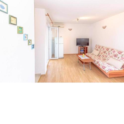 Apartment Orange