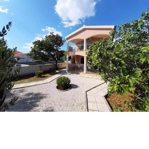 Apartment Pajo II