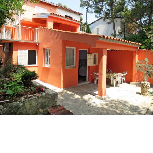 Apartment Pineta-1 by Interhome