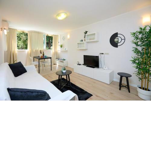 Apartment Promenada- 4pax with Parking