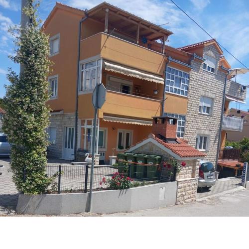Apartment Radalj