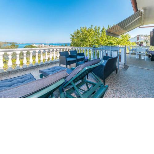 Apartment Roko (10m from the beach)