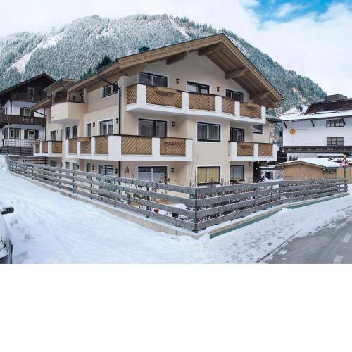 Apartment Rosa-3 by Interhome