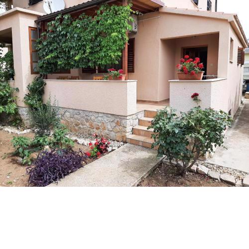 Apartment Šare