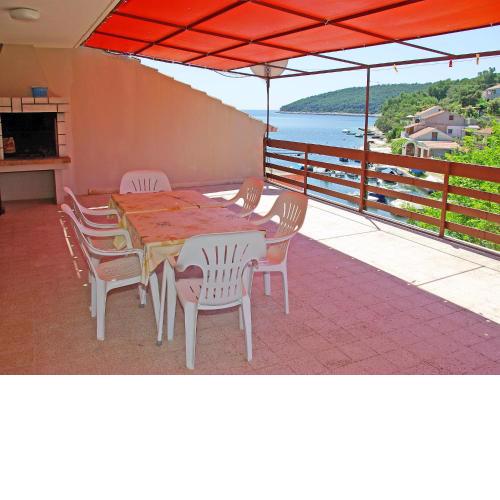 Apartment Šarenko-2 by Interhome