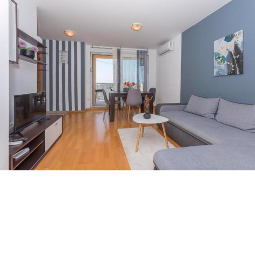 Apartment Sea View in Makarska, free parking