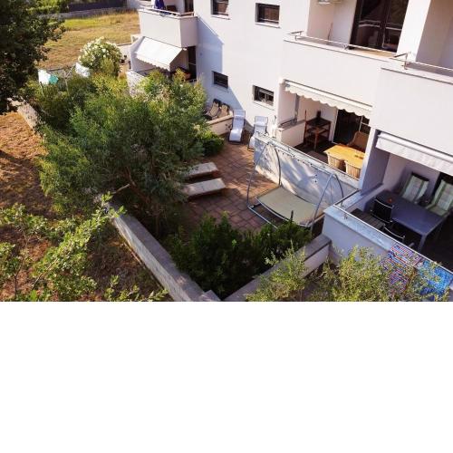 APARTMENT SECRET GARDEN 3