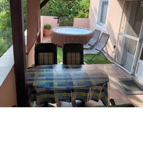 Apartment Simona - Extra comfort with large terrace and jacuzzi
