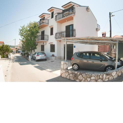 Apartment Slatine 12176b
