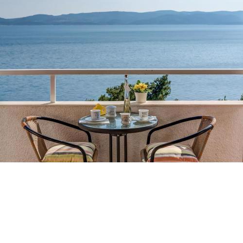 Apartment Tajči - near pebble beach