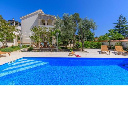 Apartment Tea with private pool