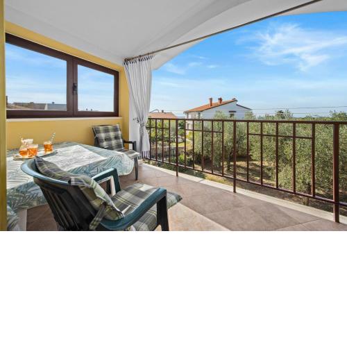 Apartment Tedi with Sea View