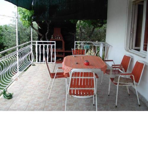Apartment Tomi - with large terrace (60m2)