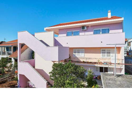 Apartment Tomi