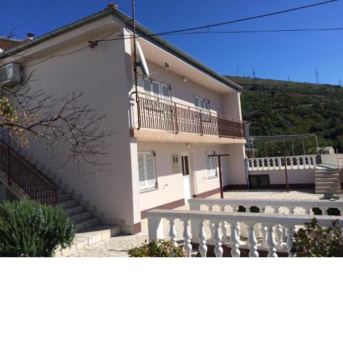 Apartment Tomljanovic