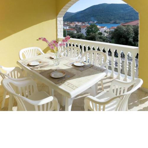 Apartment Toni-2 by Interhome