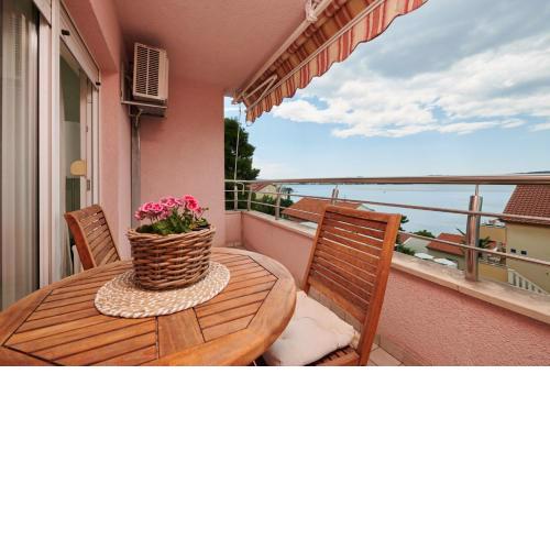 Apartment Tramontana with sea view