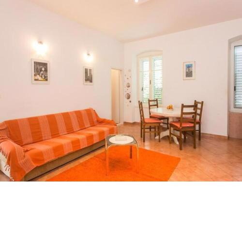 Apartment Tranquilo- Two Bedroom Apartment with Garden View
