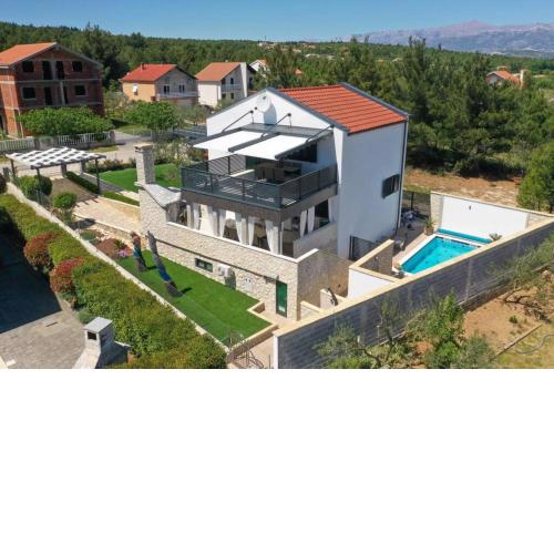 Apartment Vala, 4*, sea view & private heated pool