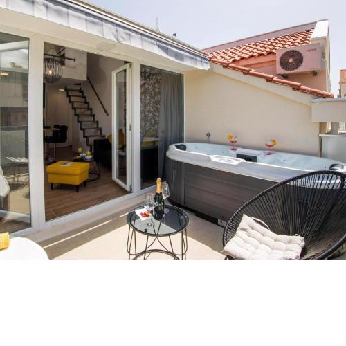 Apartment Velvet - Studio Apartment with Hot Tub