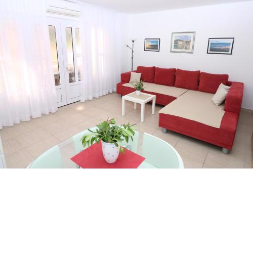 Apartment Viktorija with Terrace
