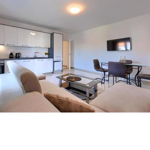 Apartment Villa Amra-4 by Interhome