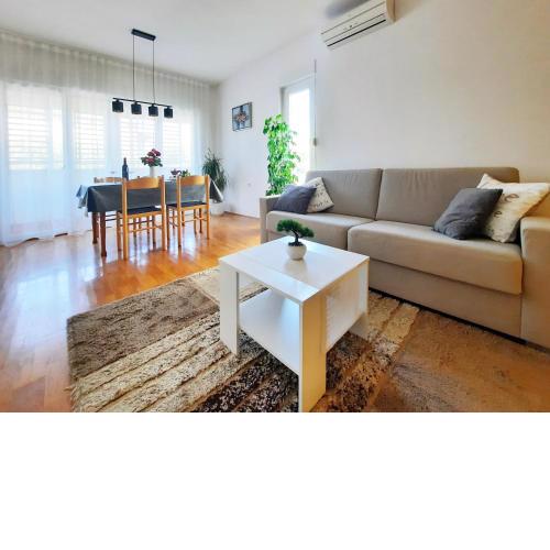 Apartment Violetta-Punta