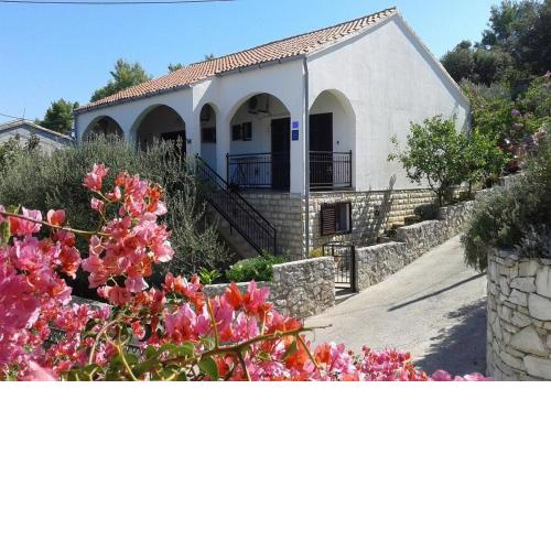 Apartment Vlatko - 100 m from sea