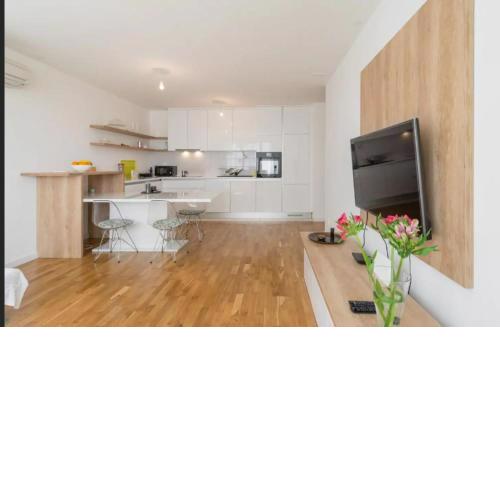Apartment White Gardenia ST