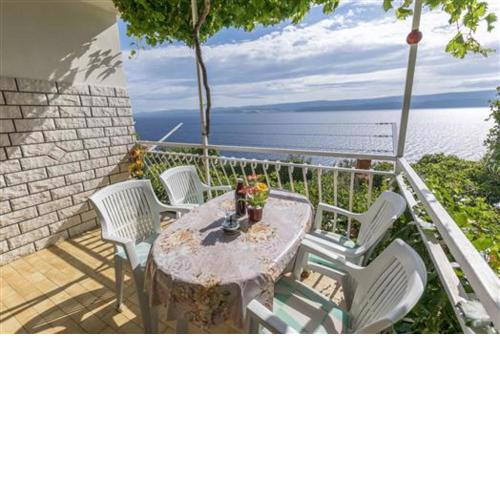 Apartment with sea view