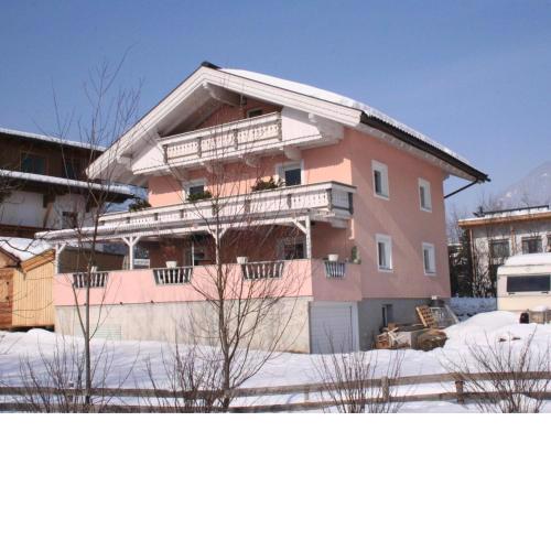Apartment with terrace in Aschau im Zillertal