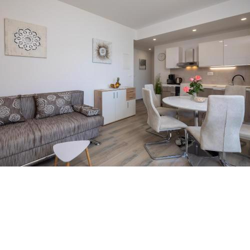 Apartments 20 meters from the beach