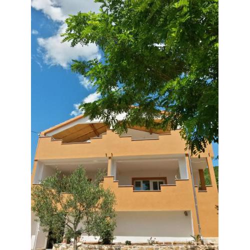 Apartments 4M