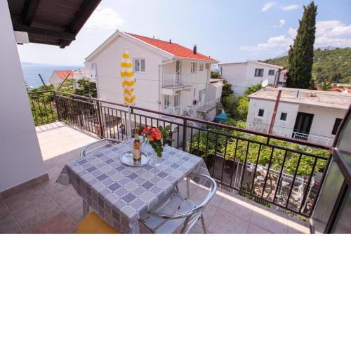 Apartments Adna