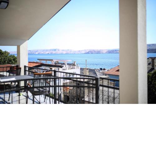 Apartments ANA Karlobag