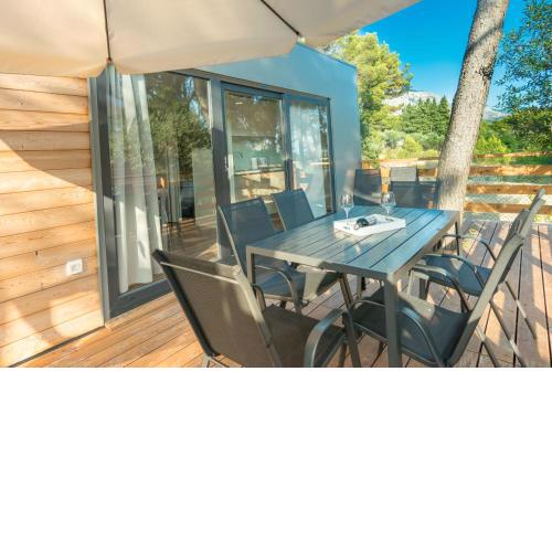 Apartments and Mobile Homes Makarska