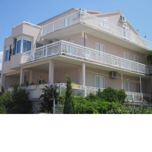Apartments and Room Dar