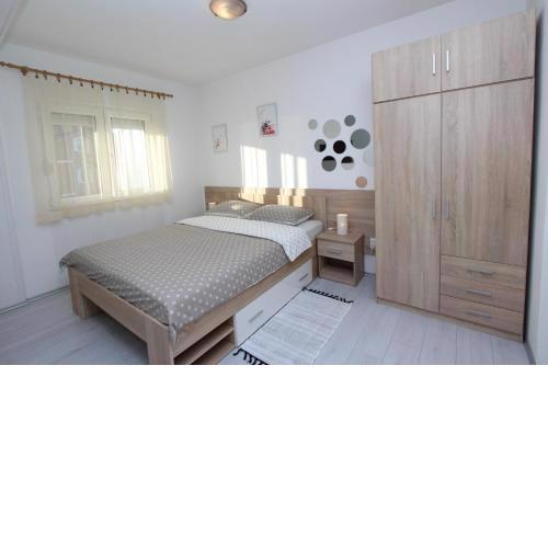 Apartments and Room Eva